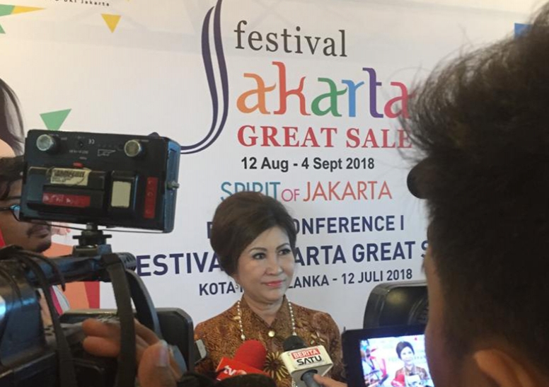 Ibu Ellen Hidayat dan kawan-kawan media di Konferensi Pers FJGS Ke 1